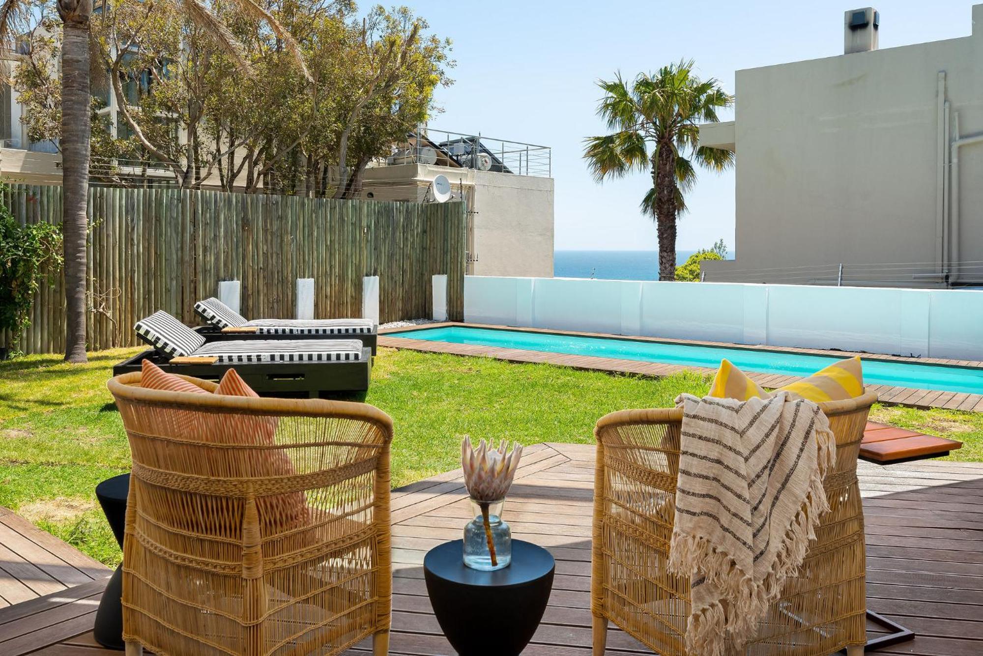 Hotel Neighbourgood 1St Crescent Camps Bay Città del Capo Esterno foto