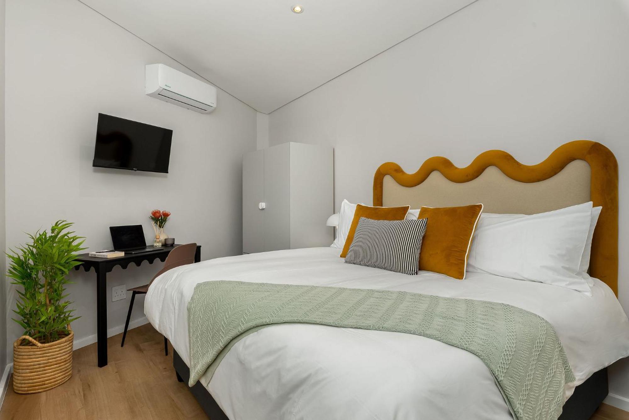 Hotel Neighbourgood 1St Crescent Camps Bay Città del Capo Esterno foto