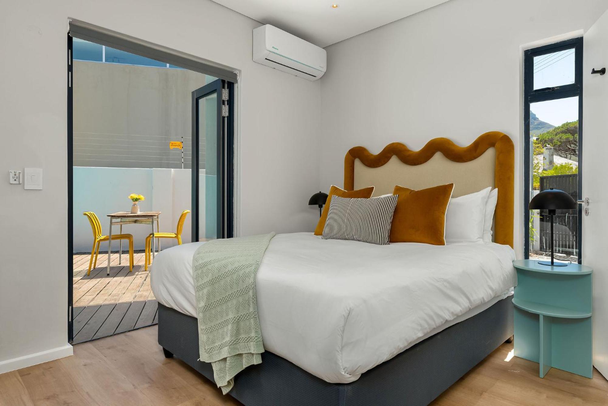 Hotel Neighbourgood 1St Crescent Camps Bay Città del Capo Esterno foto
