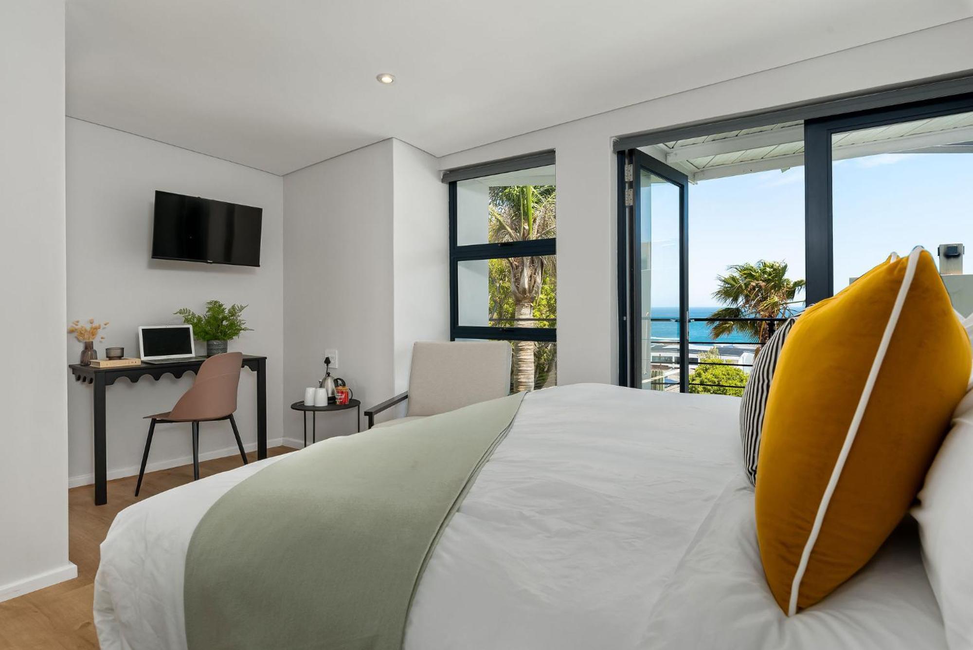 Hotel Neighbourgood 1St Crescent Camps Bay Città del Capo Esterno foto