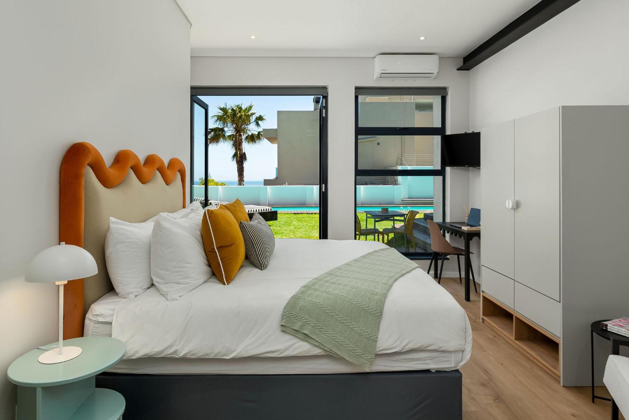Hotel Neighbourgood 1St Crescent Camps Bay Città del Capo Esterno foto